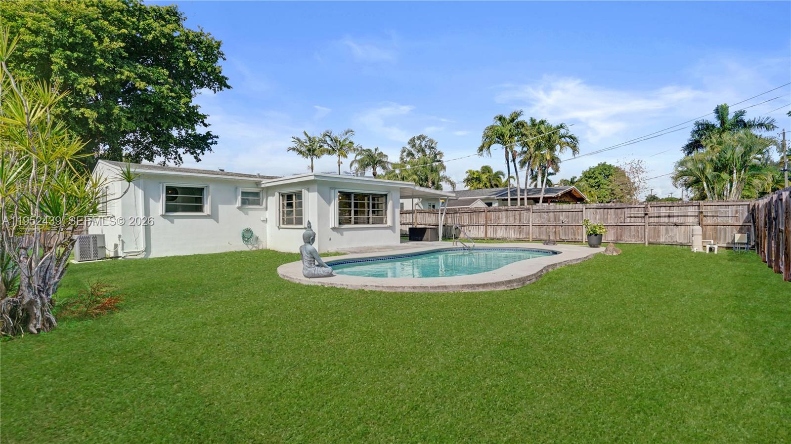 CENTRAL GOLF SEC OF HOLLY - Residential