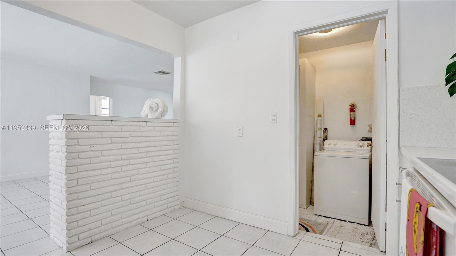 CENTRAL GOLF SEC OF HOLLY - Residential