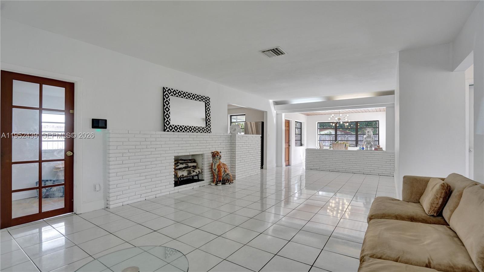 CENTRAL GOLF SEC OF HOLLY - Residential