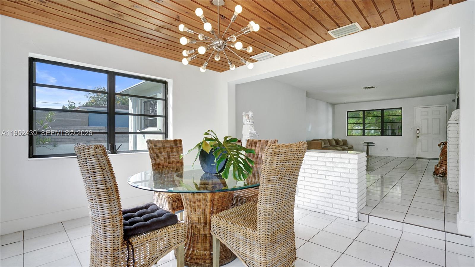 CENTRAL GOLF SEC OF HOLLY - Residential