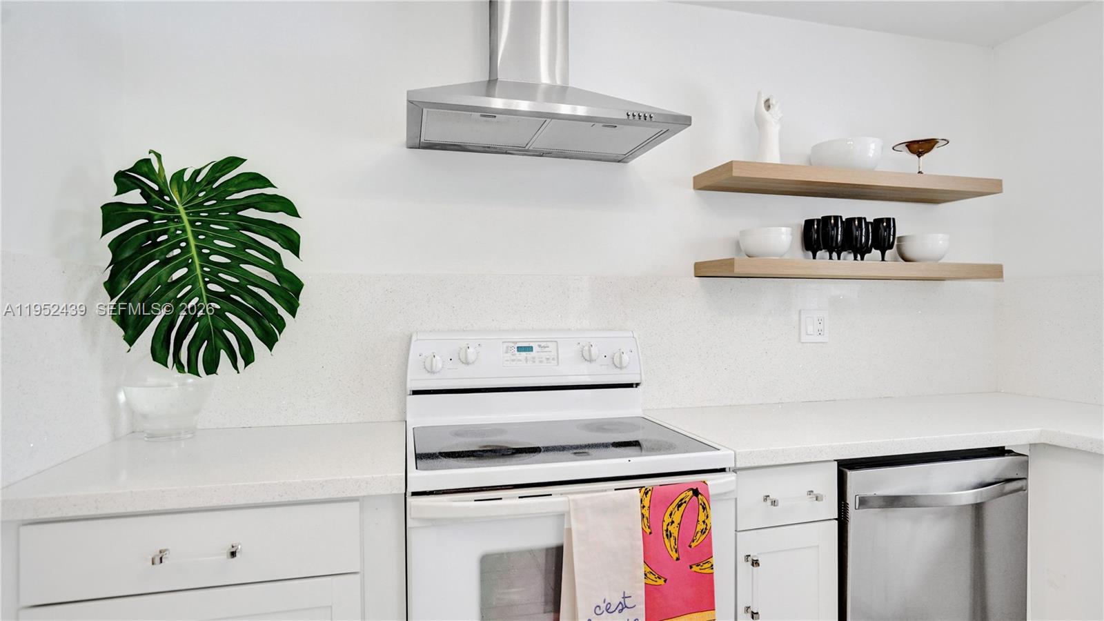 CENTRAL GOLF SEC OF HOLLY - Residential