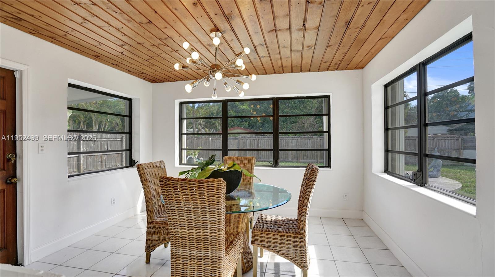 CENTRAL GOLF SEC OF HOLLY - Residential