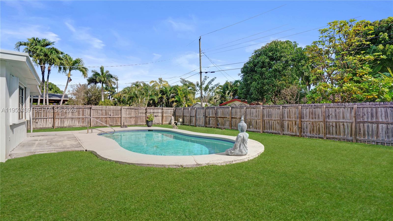 CENTRAL GOLF SEC OF HOLLY - Residential