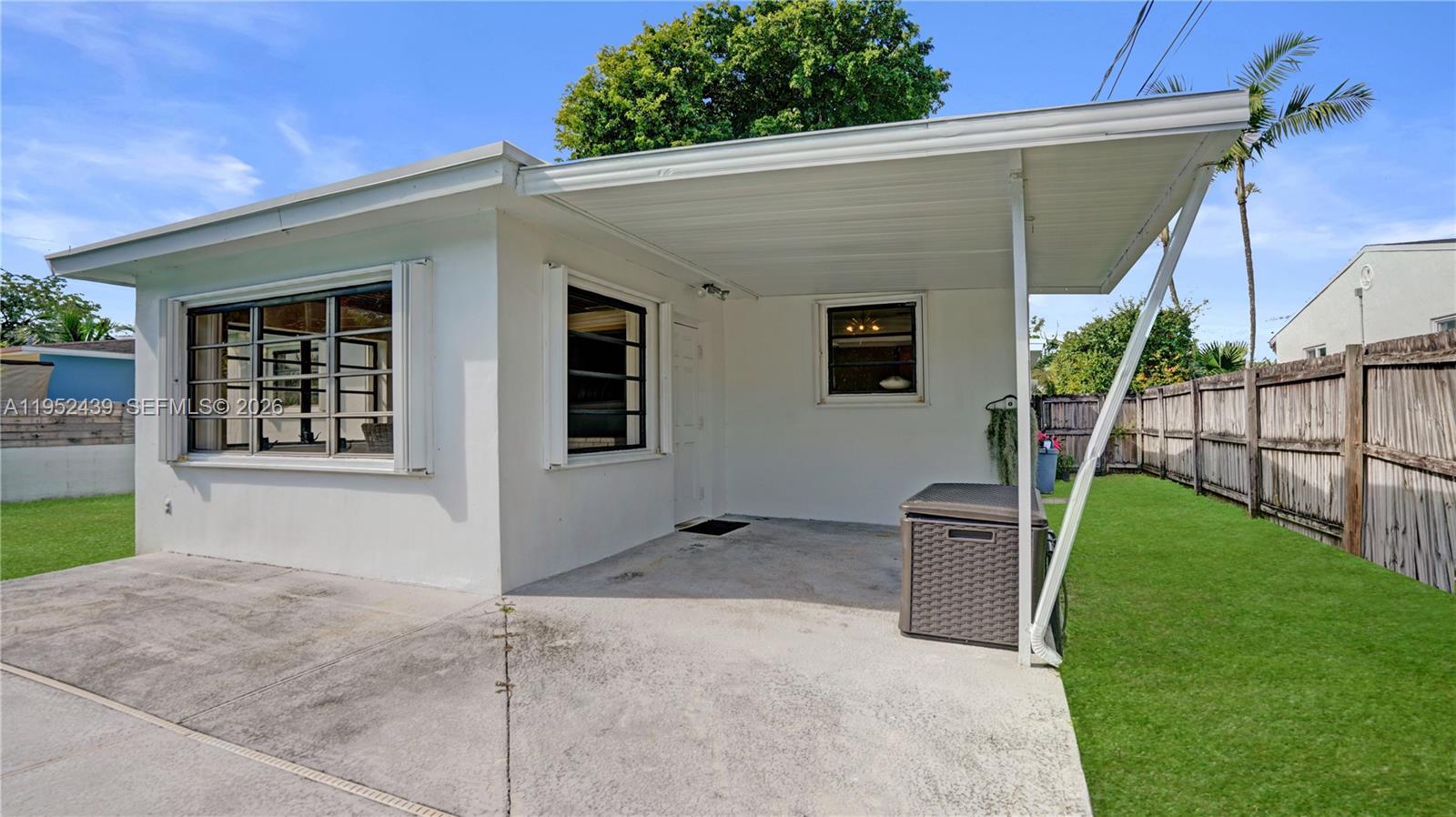 CENTRAL GOLF SEC OF HOLLY - Residential