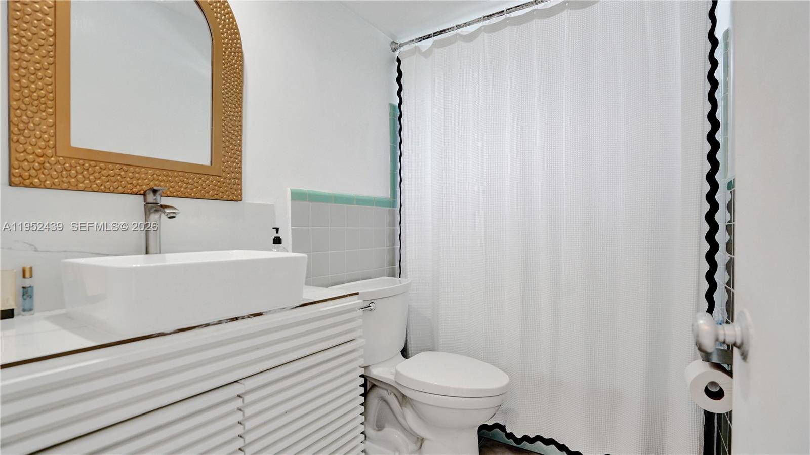 CENTRAL GOLF SEC OF HOLLY - Residential