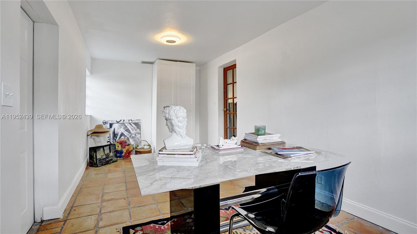 CENTRAL GOLF SEC OF HOLLY - Residential