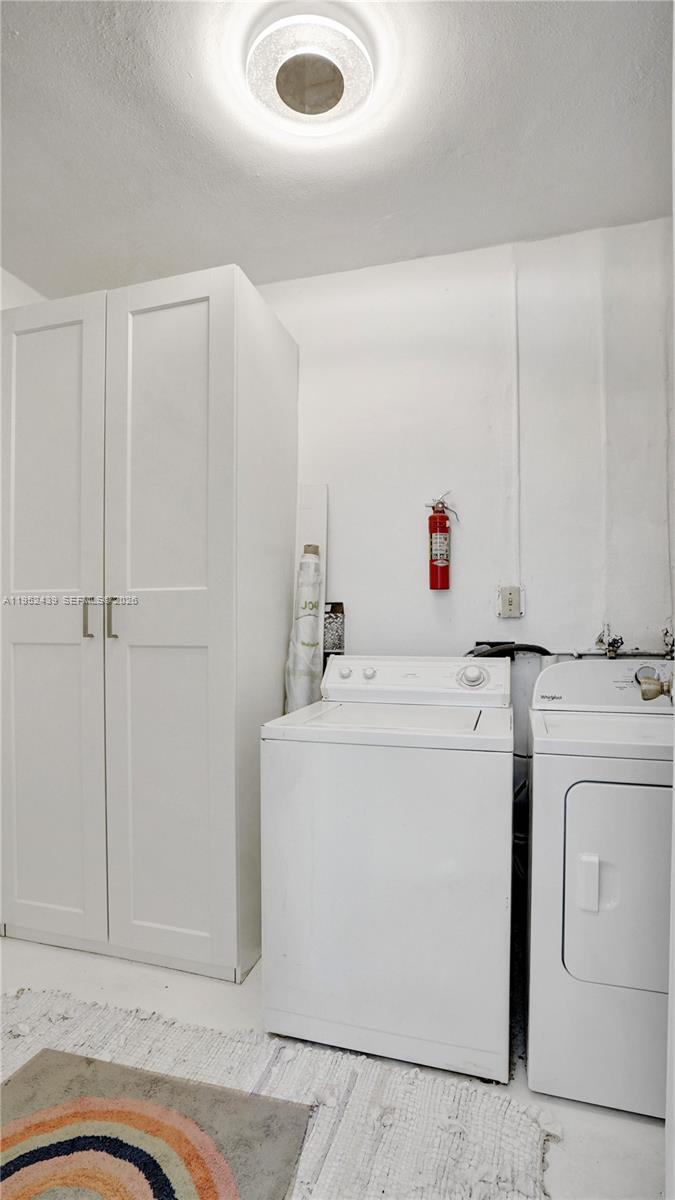 CENTRAL GOLF SEC OF HOLLY - Residential