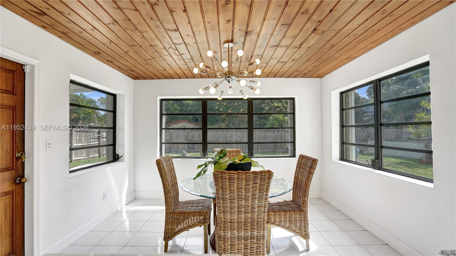 CENTRAL GOLF SEC OF HOLLY - Residential