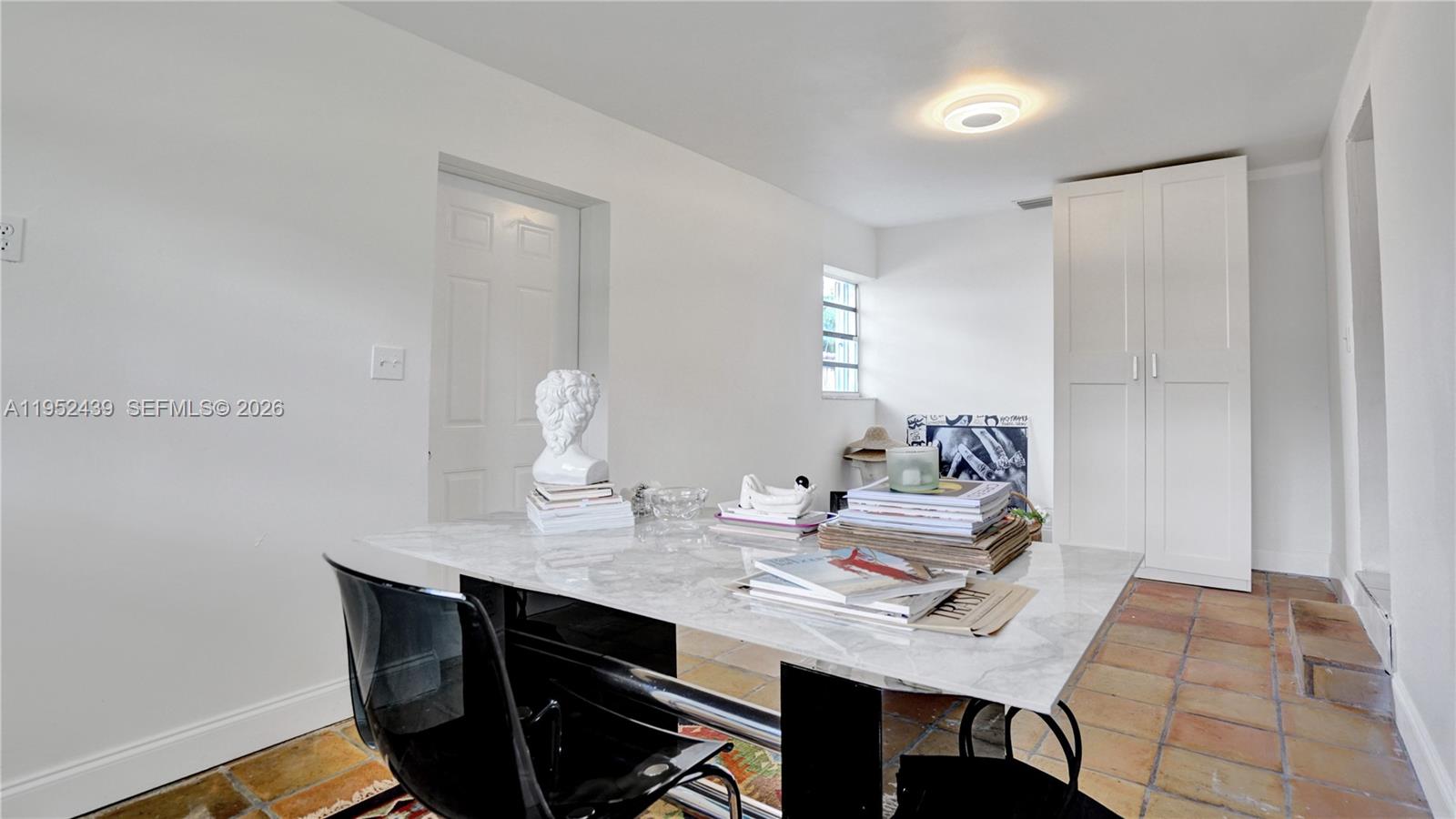 CENTRAL GOLF SEC OF HOLLY - Residential