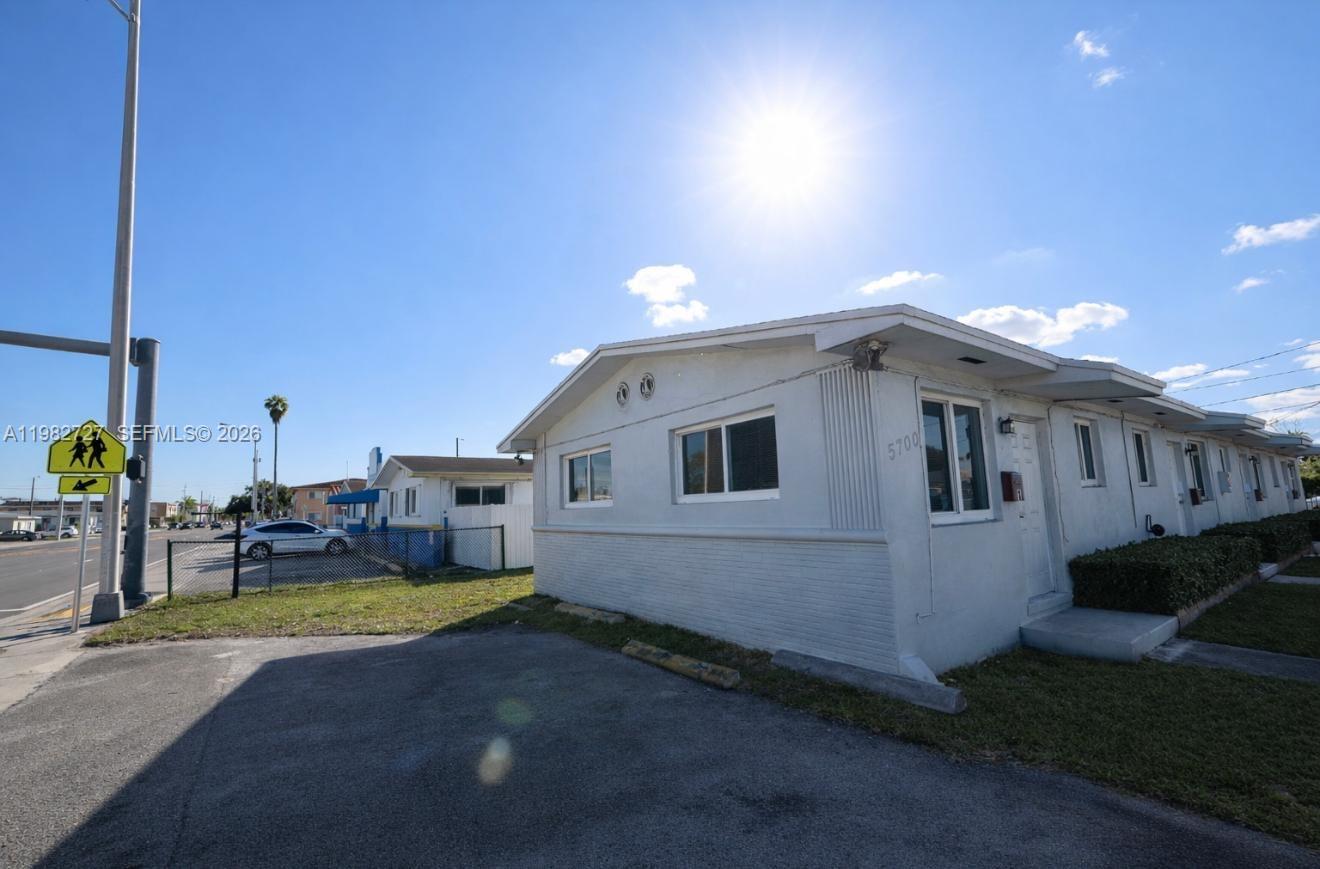 WESTLAWN-CORRECTED PLAT - Residential Lease