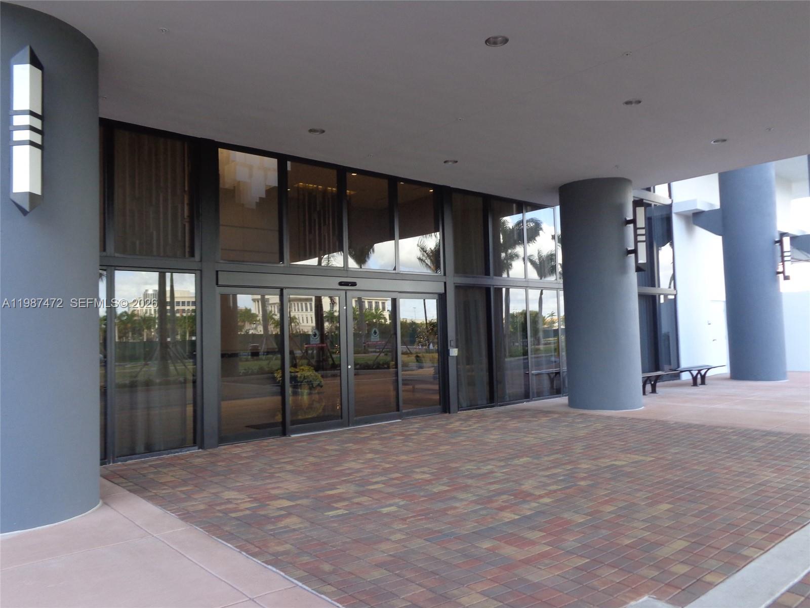 5252 PASEO CONDO - Residential Lease