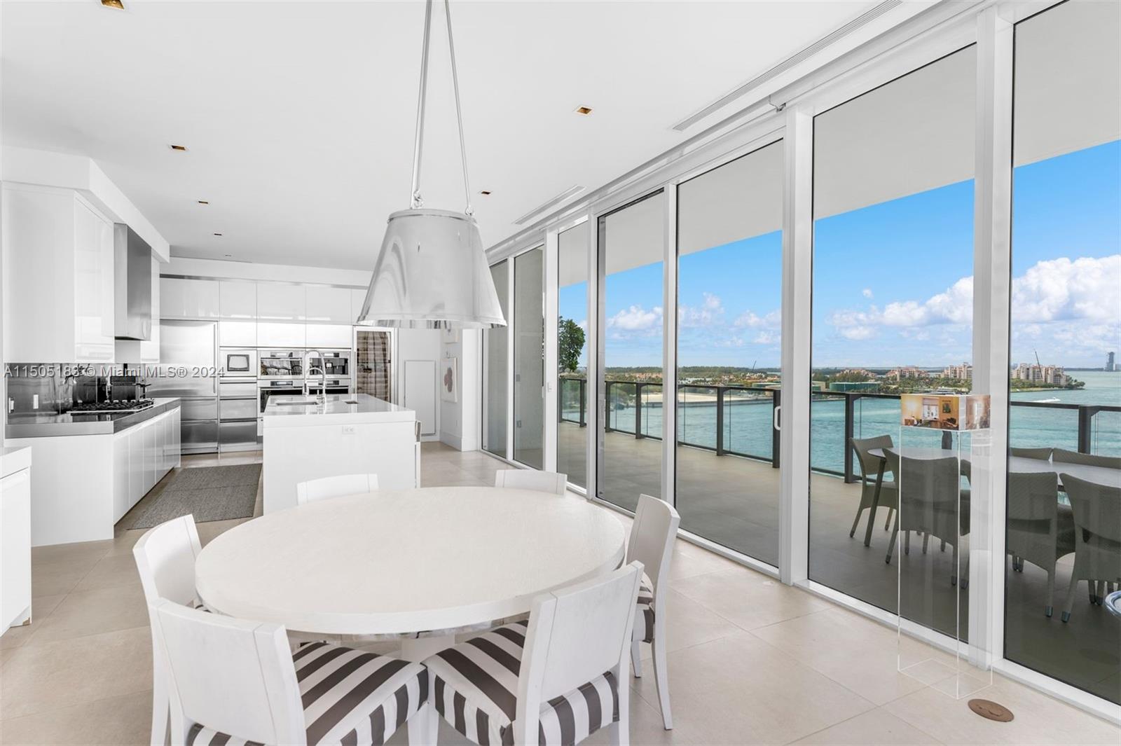 APOGEE CONDO - Residential