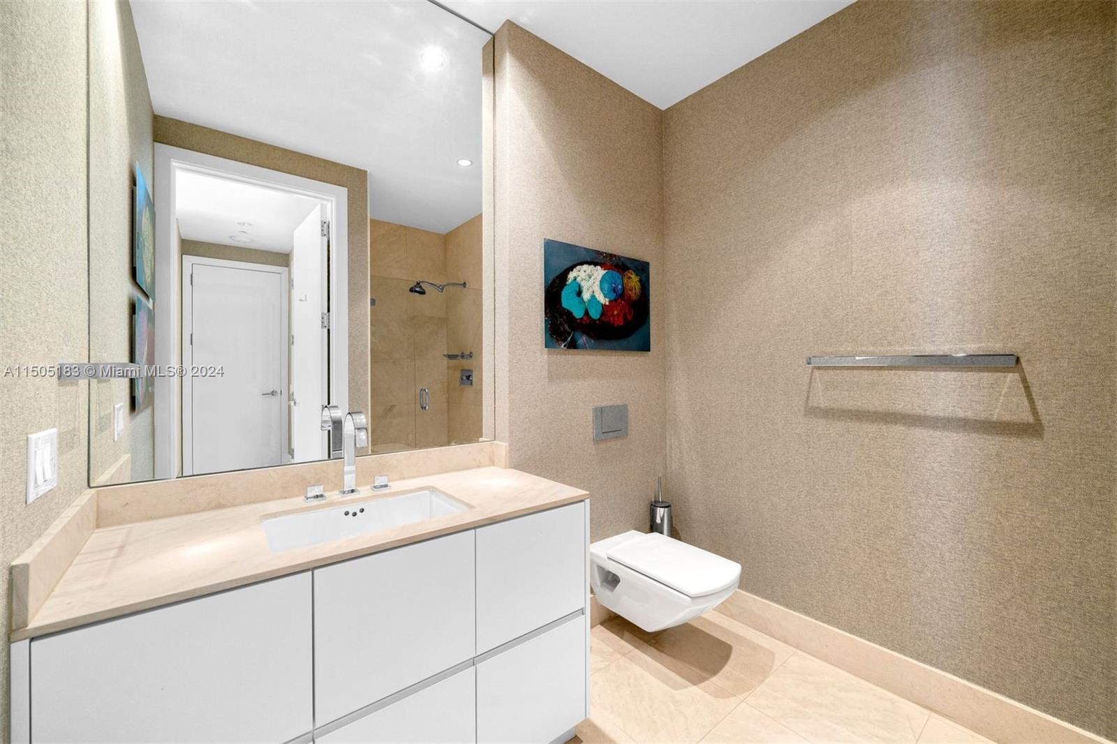 APOGEE CONDO - Residential