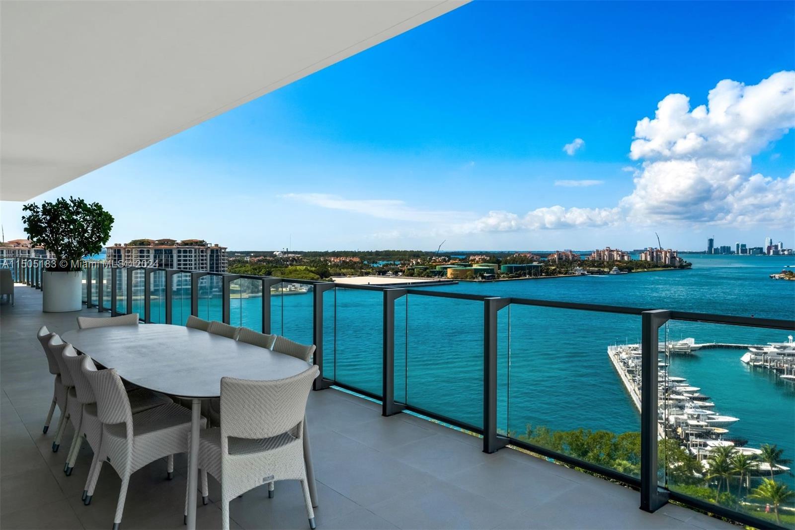 APOGEE CONDO - Residential