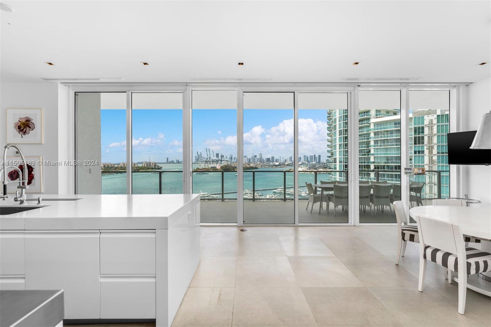 APOGEE CONDO - Residential