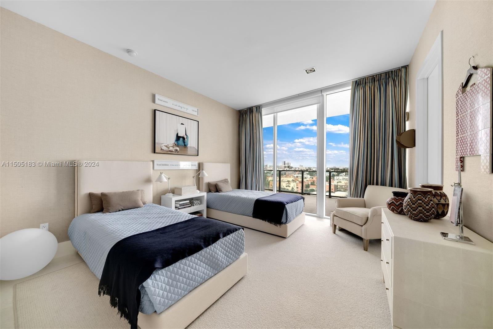 APOGEE CONDO - Residential