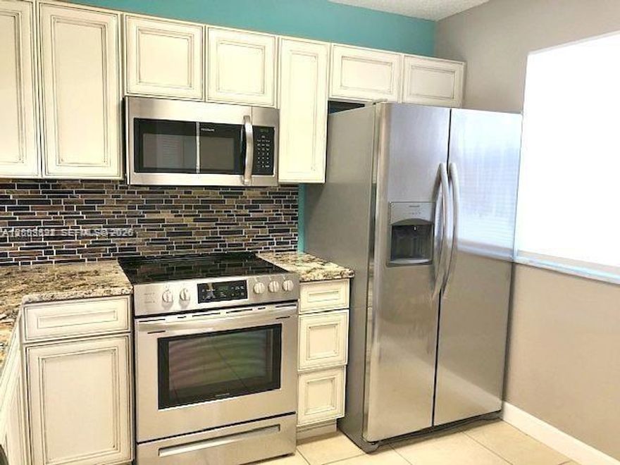 VERY NICE UNIT UPGRATED WITH A NICE BALCONY SIZE , BRIGHT AND SPACIOUS  APARTMENT  WITH WASHER AND DRYER . PET FRIENDLY