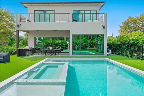 245 NE 116th St Miami FL 33161