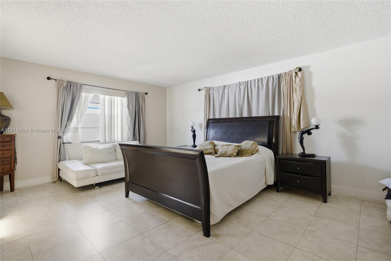 GOLDEN SHORES OCEAN BLVD - Residential