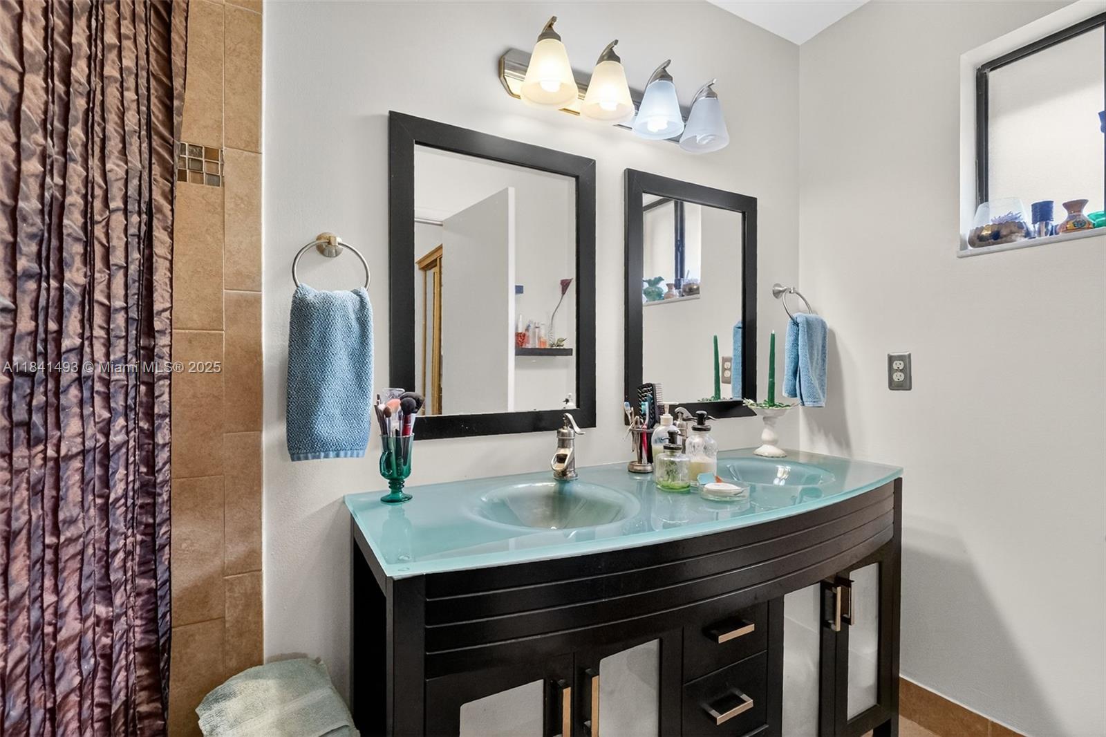 COSTA DEL SOL CONDO N - Residential