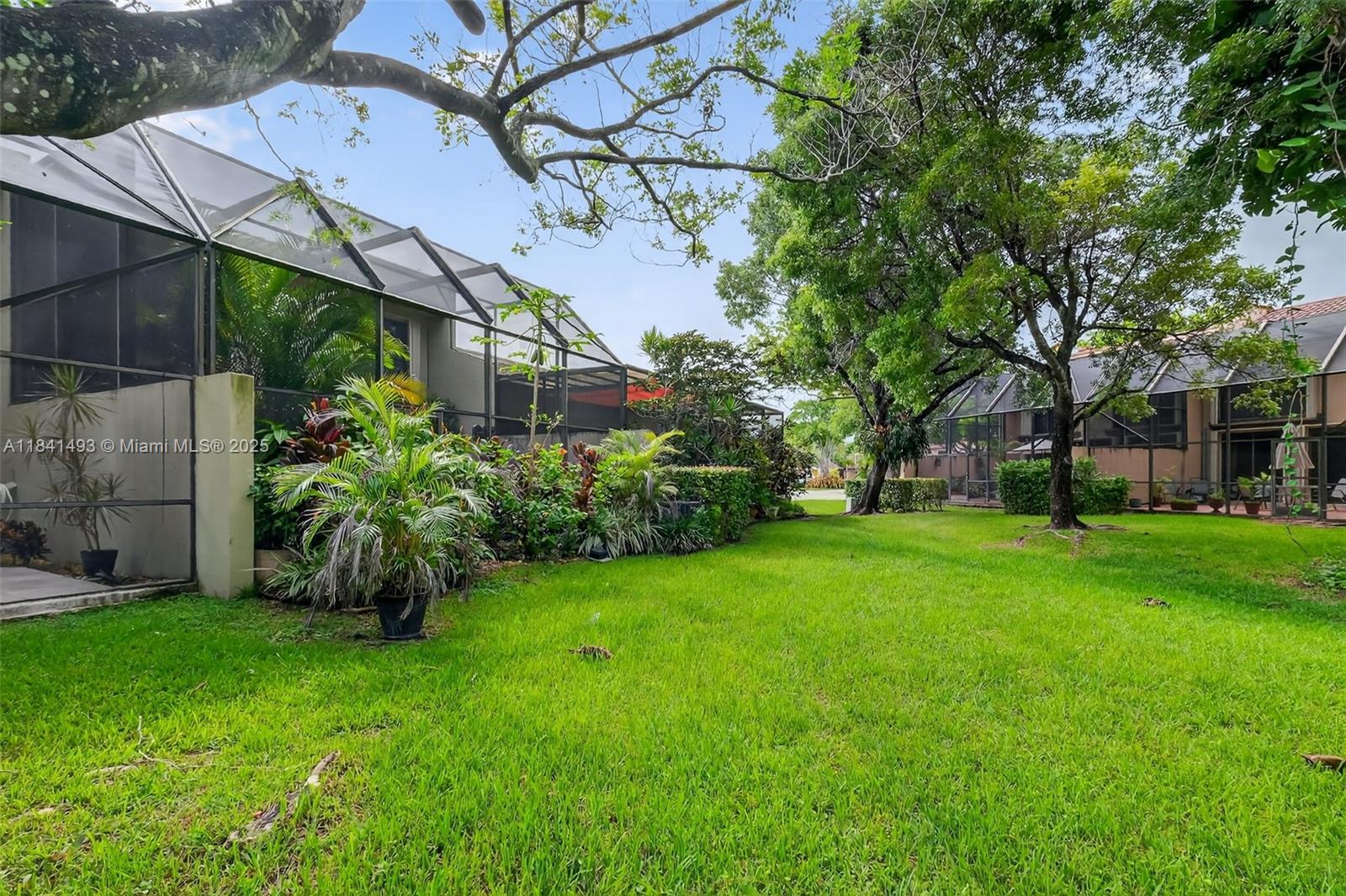 COSTA DEL SOL CONDO N - Residential