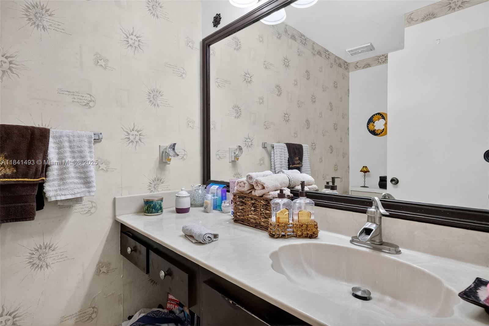 COSTA DEL SOL CONDO N - Residential