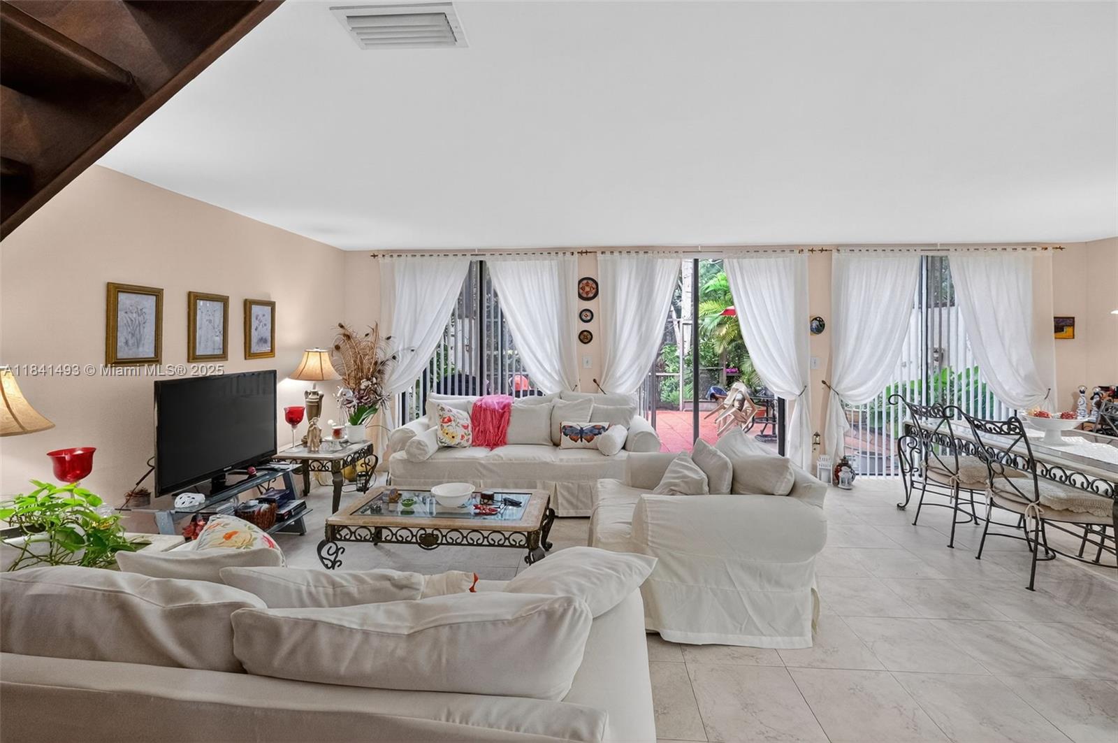 COSTA DEL SOL CONDO N - Residential