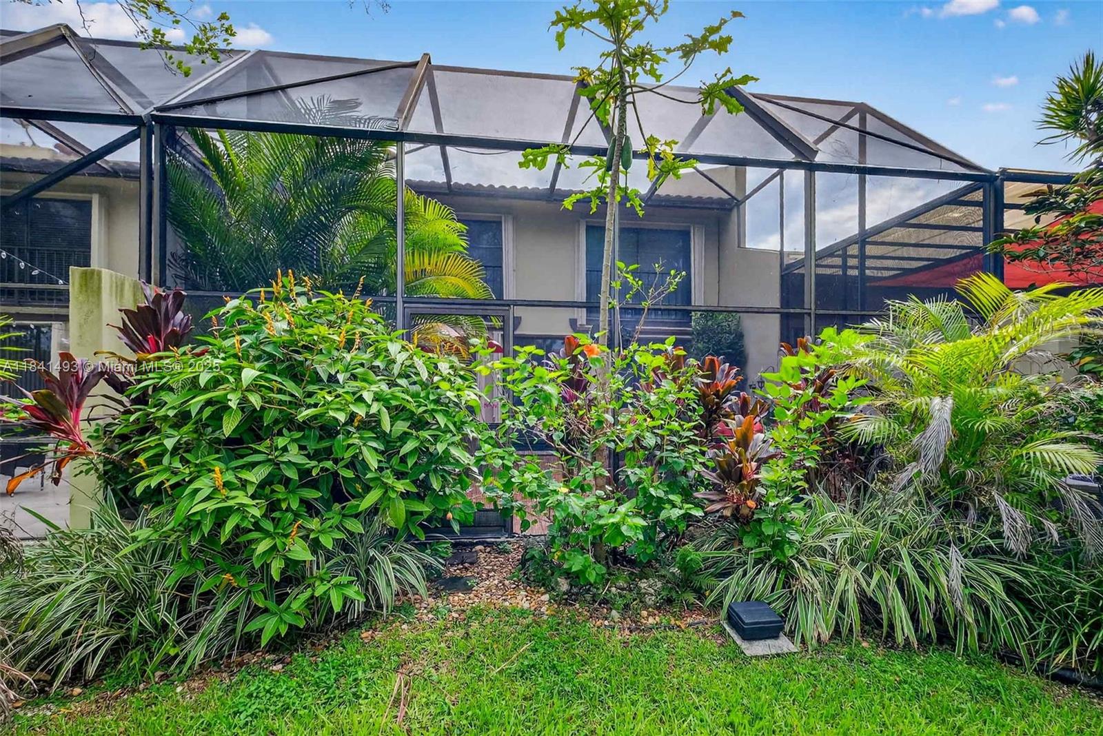 COSTA DEL SOL CONDO N - Residential