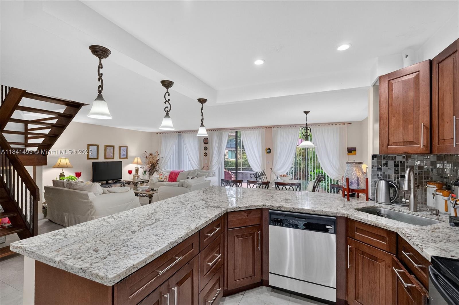 COSTA DEL SOL CONDO N - Residential