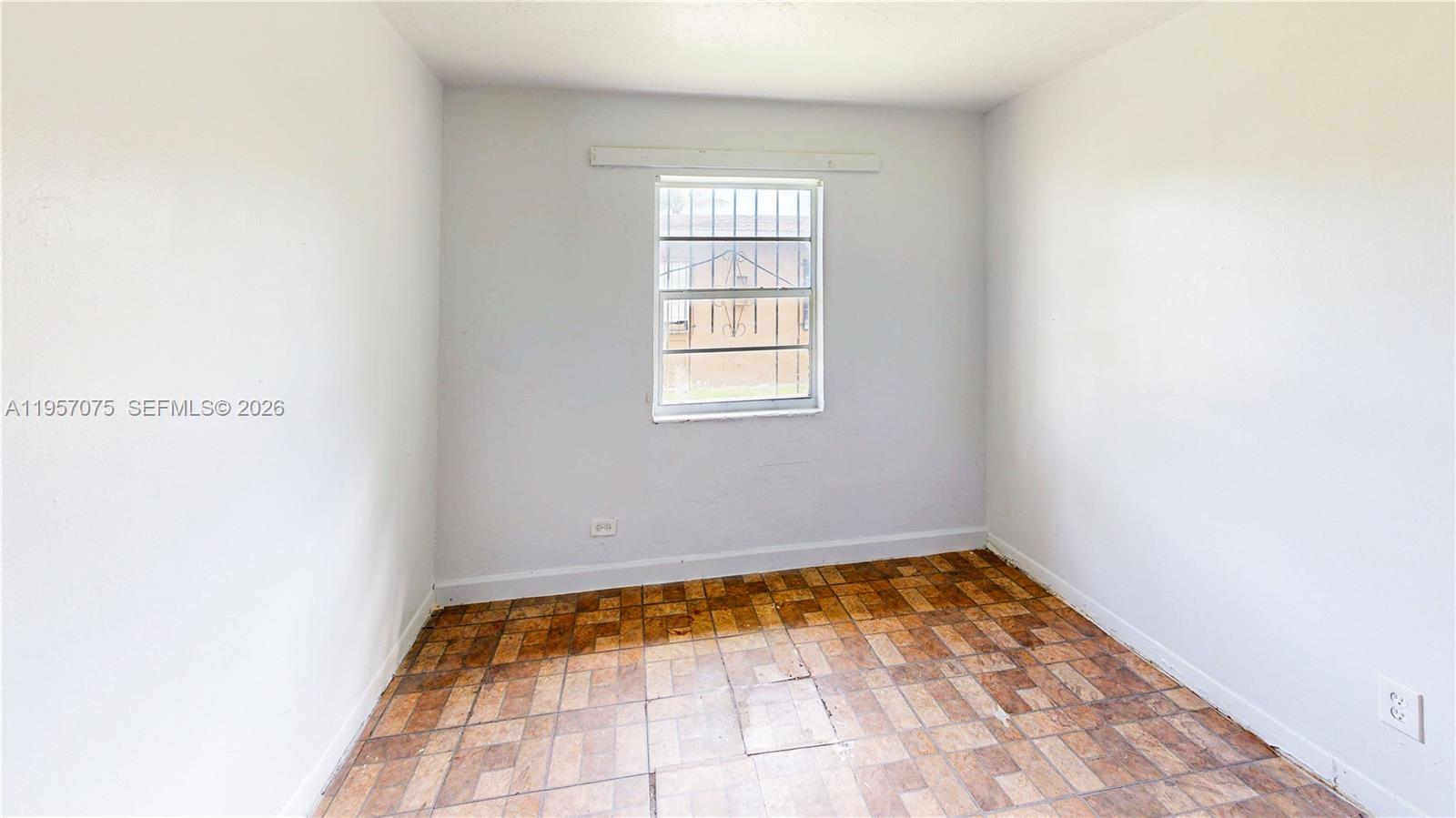 CORAL BAY MANOR - Residential Income