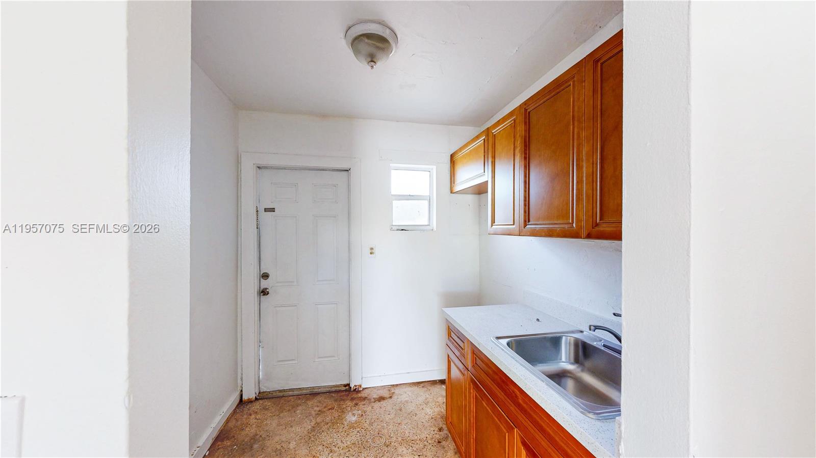 CORAL BAY MANOR - Residential Income