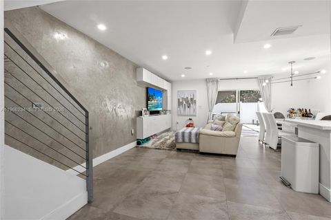 8216 SW 103rd Ave Miami FL 33173