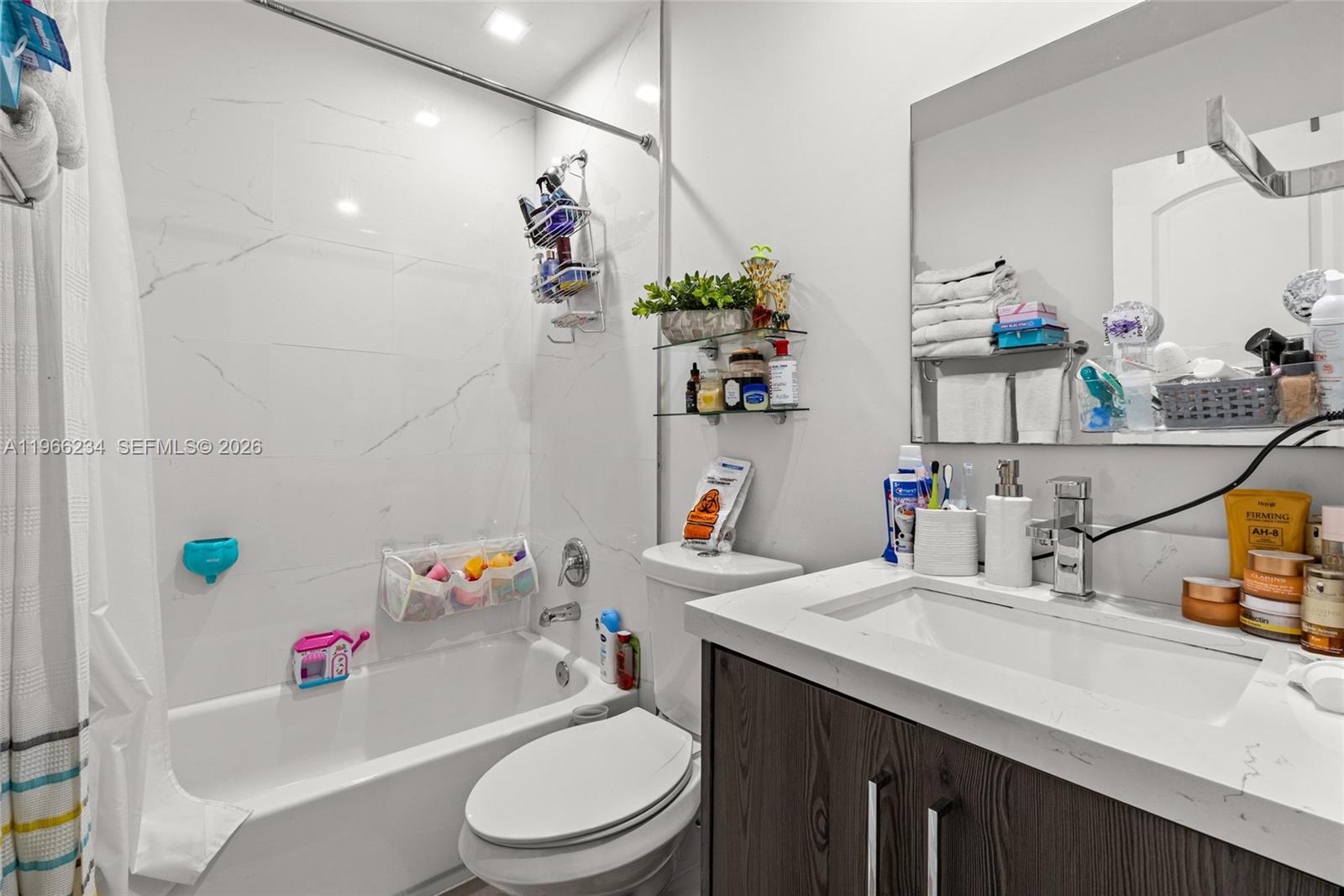 SUNSET PARK TOWN HOUSES - Residential