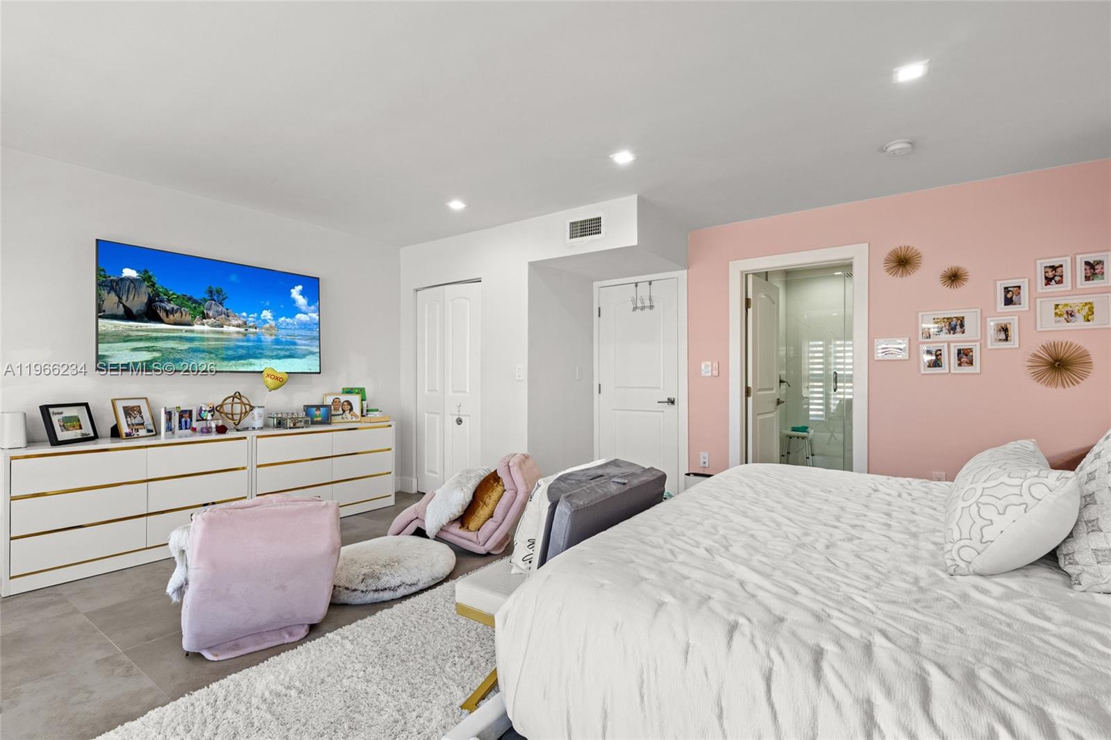 SUNSET PARK TOWN HOUSES - Residential