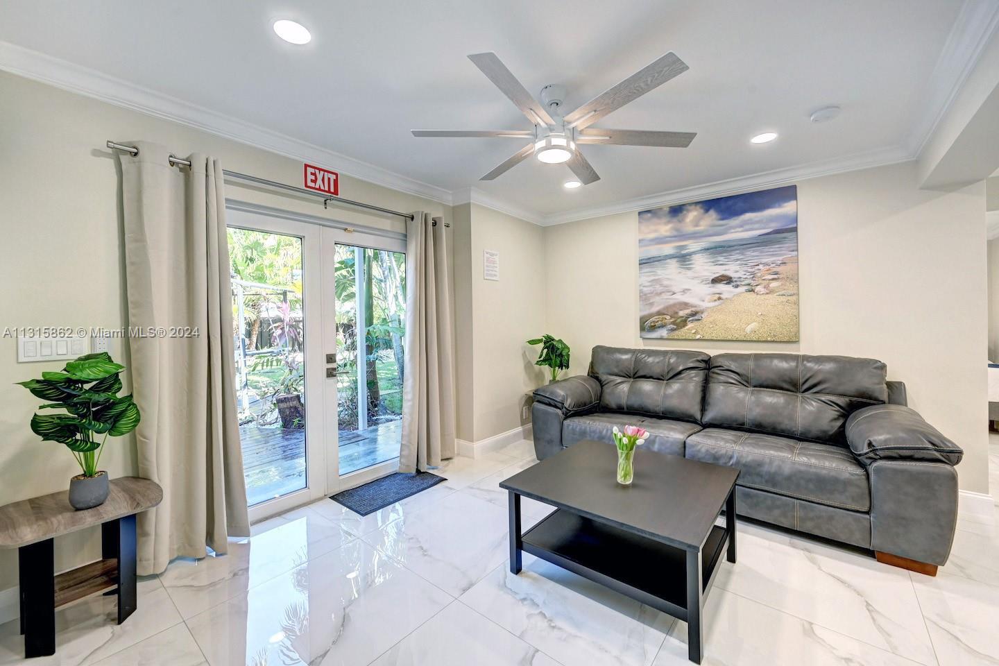 HOLLYWOOD GOLF ESTATES SE - Residential Lease