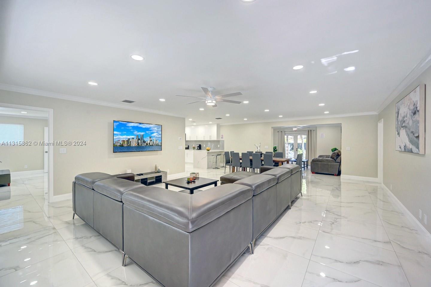 HOLLYWOOD GOLF ESTATES SE - Residential Lease