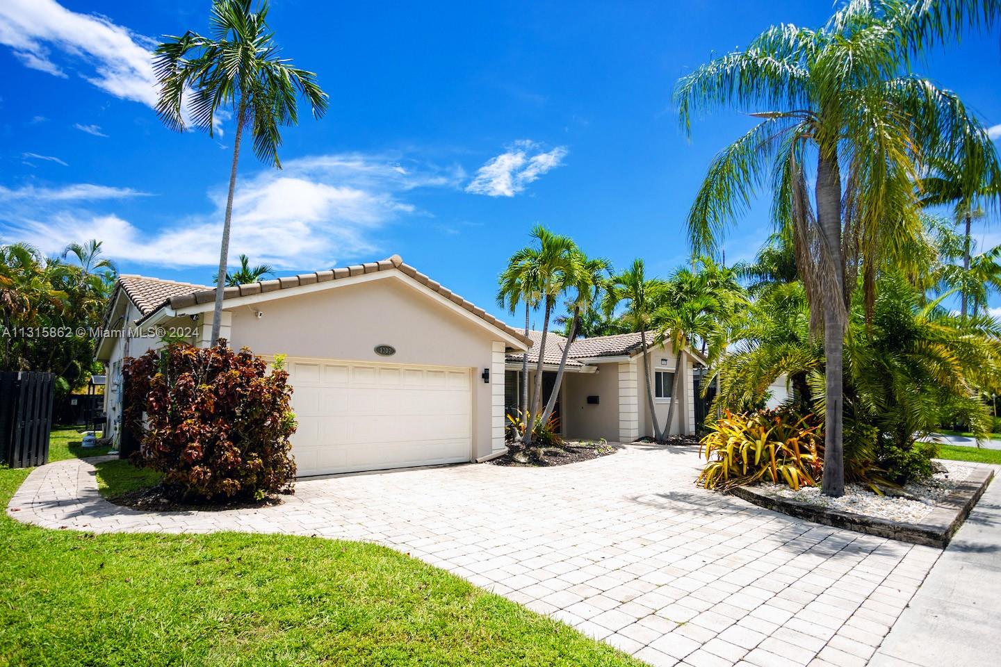 HOLLYWOOD GOLF ESTATES SE - Residential Lease