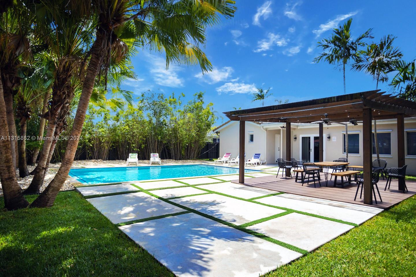 HOLLYWOOD GOLF ESTATES SE - Residential Lease