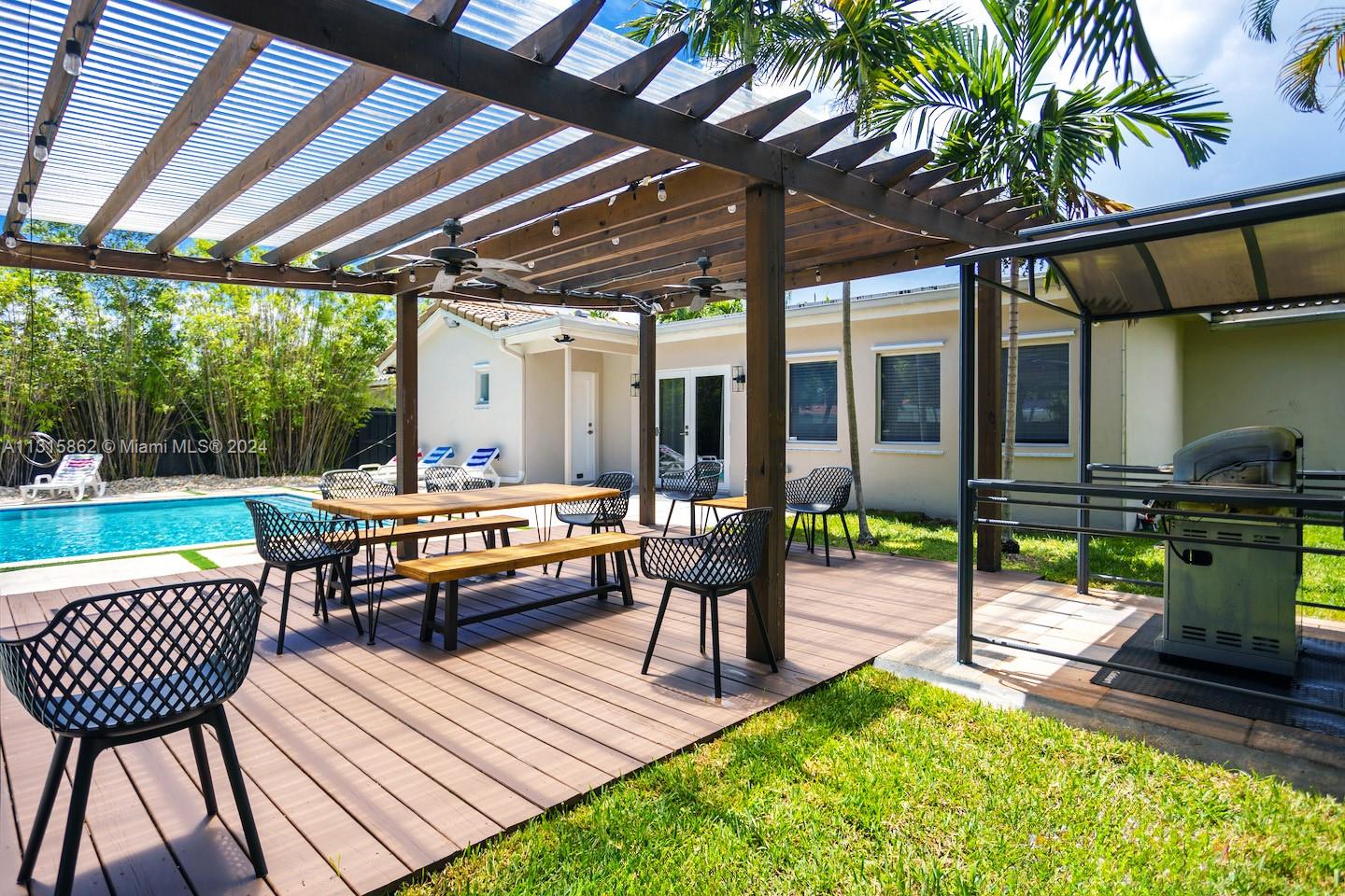 HOLLYWOOD GOLF ESTATES SE - Residential Lease