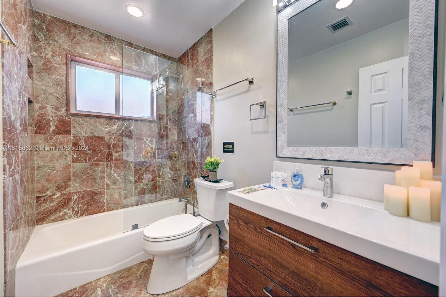 HOLLYWOOD GOLF ESTATES SE - Residential Lease