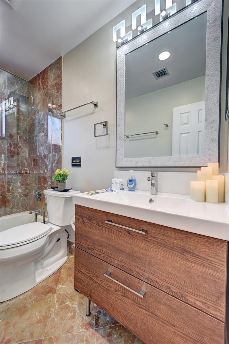 HOLLYWOOD GOLF ESTATES SE - Residential Lease