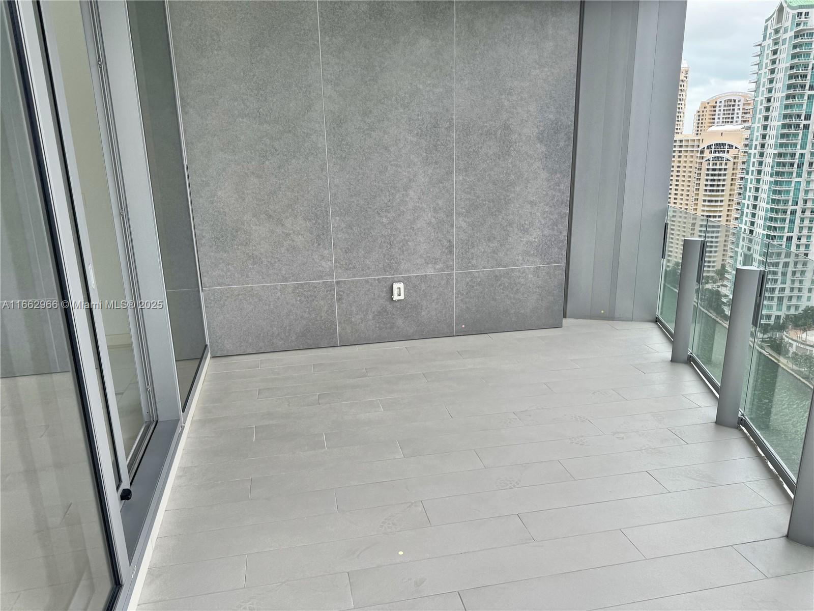 ASTON MARTIN RESIDENCES - Residential