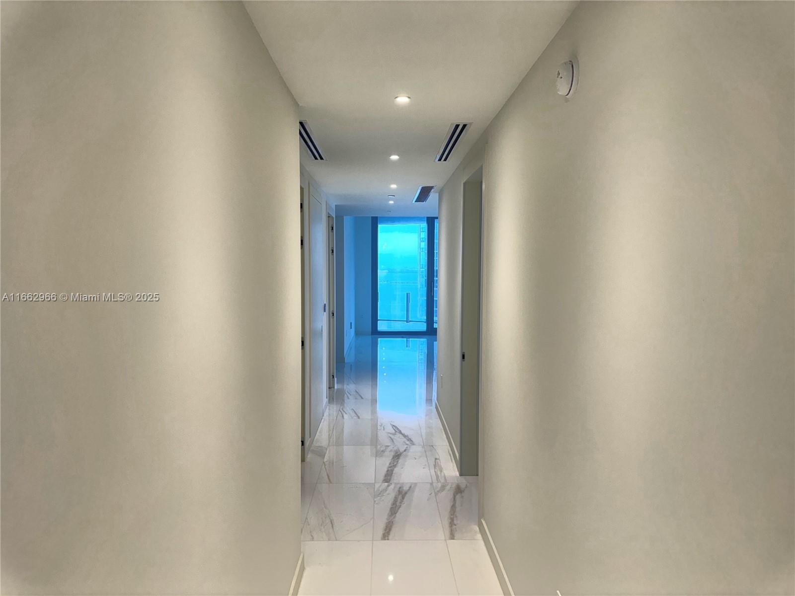 ASTON MARTIN RESIDENCES - Residential