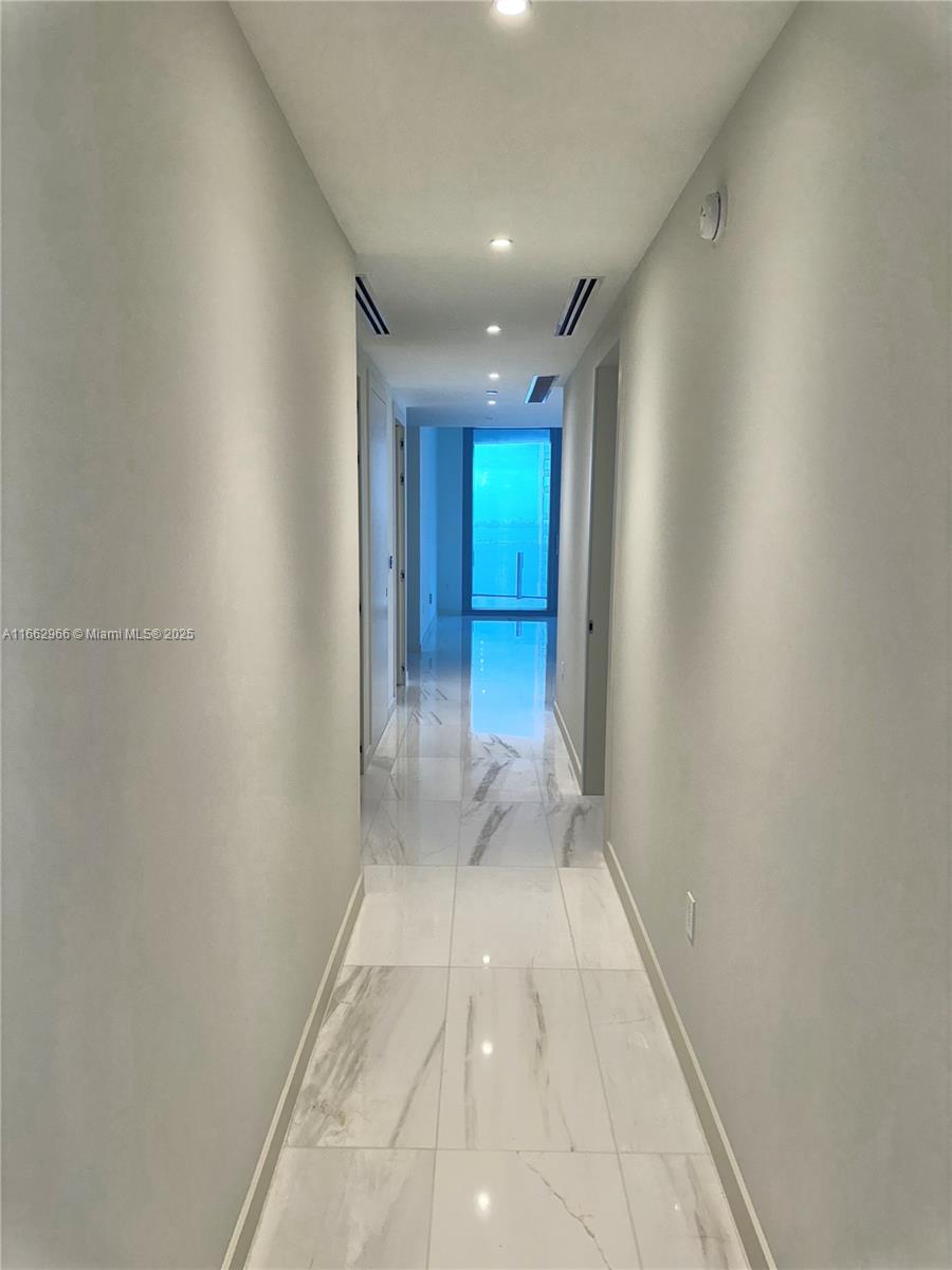 ASTON MARTIN RESIDENCES - Residential