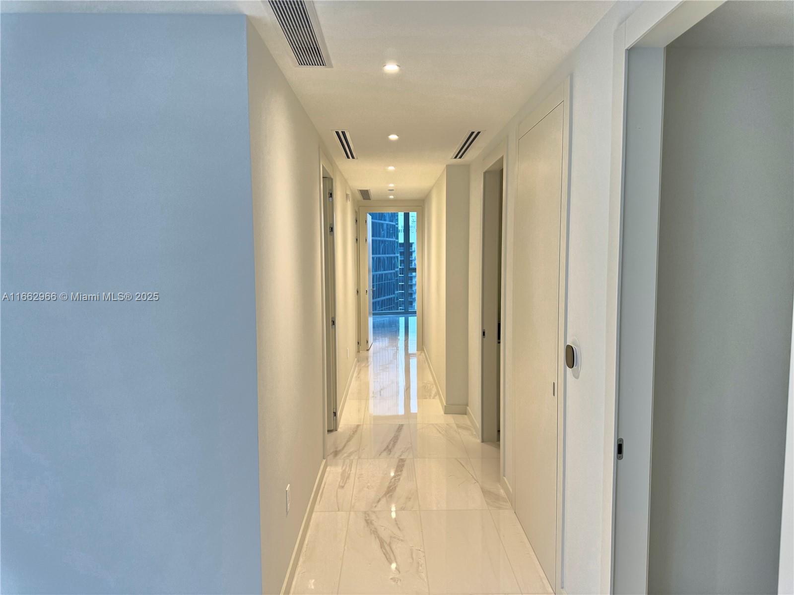 ASTON MARTIN RESIDENCES - Residential