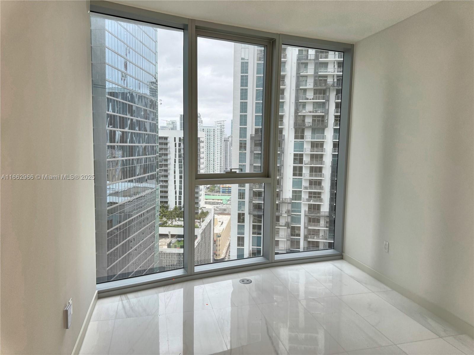 ASTON MARTIN RESIDENCES - Residential
