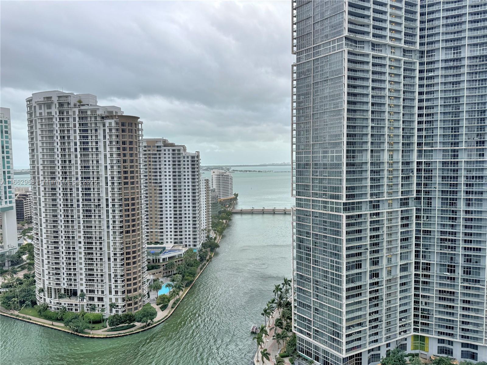 ASTON MARTIN RESIDENCES - Residential