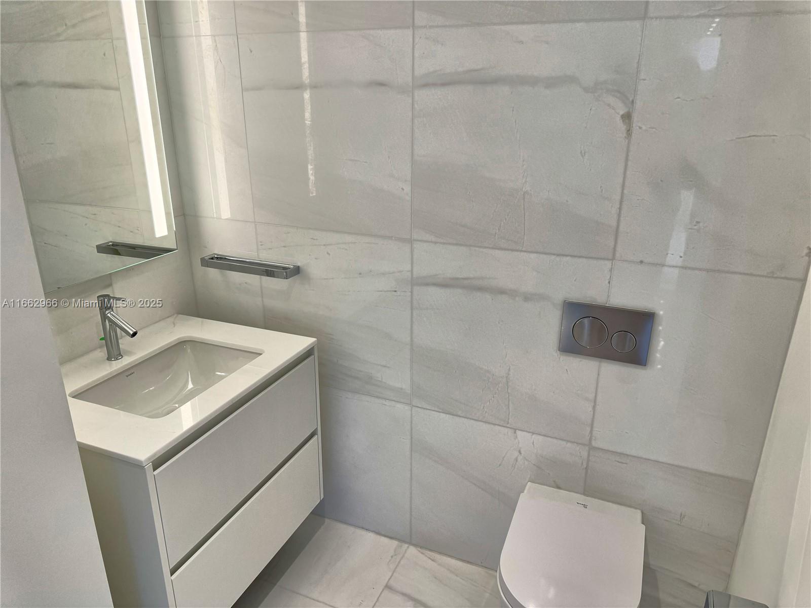 ASTON MARTIN RESIDENCES - Residential