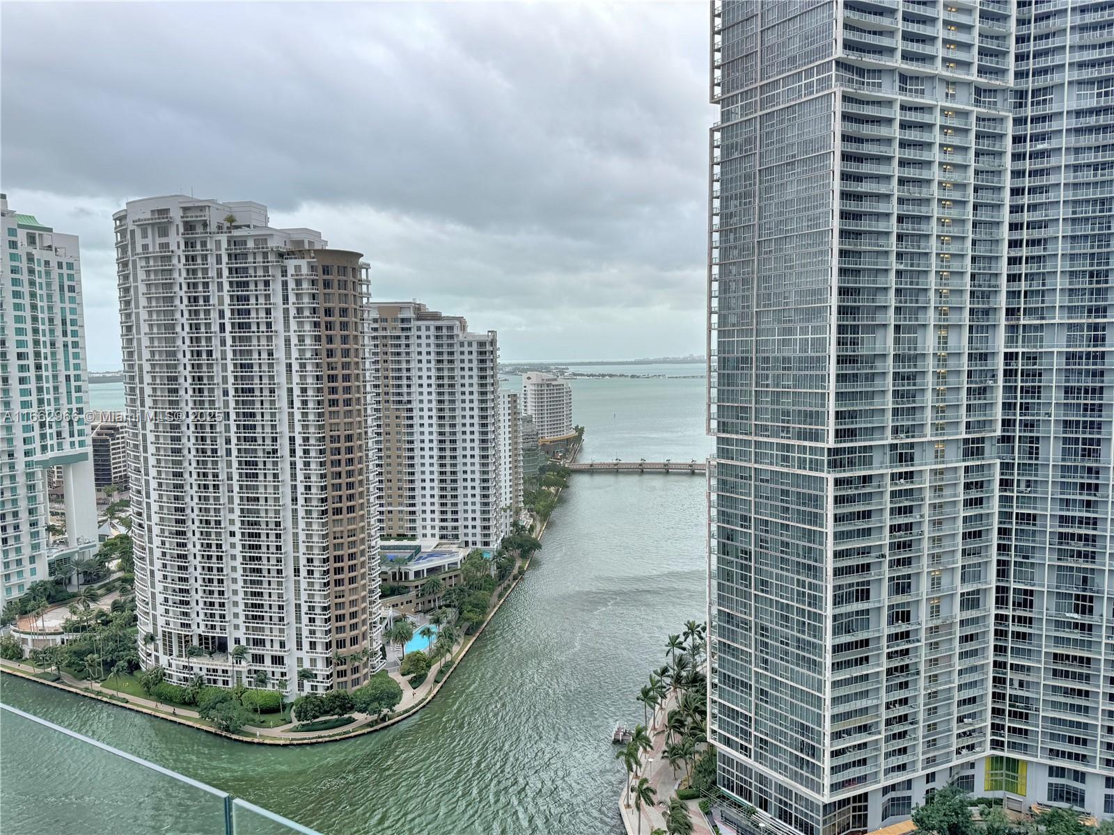 ASTON MARTIN RESIDENCES - Residential