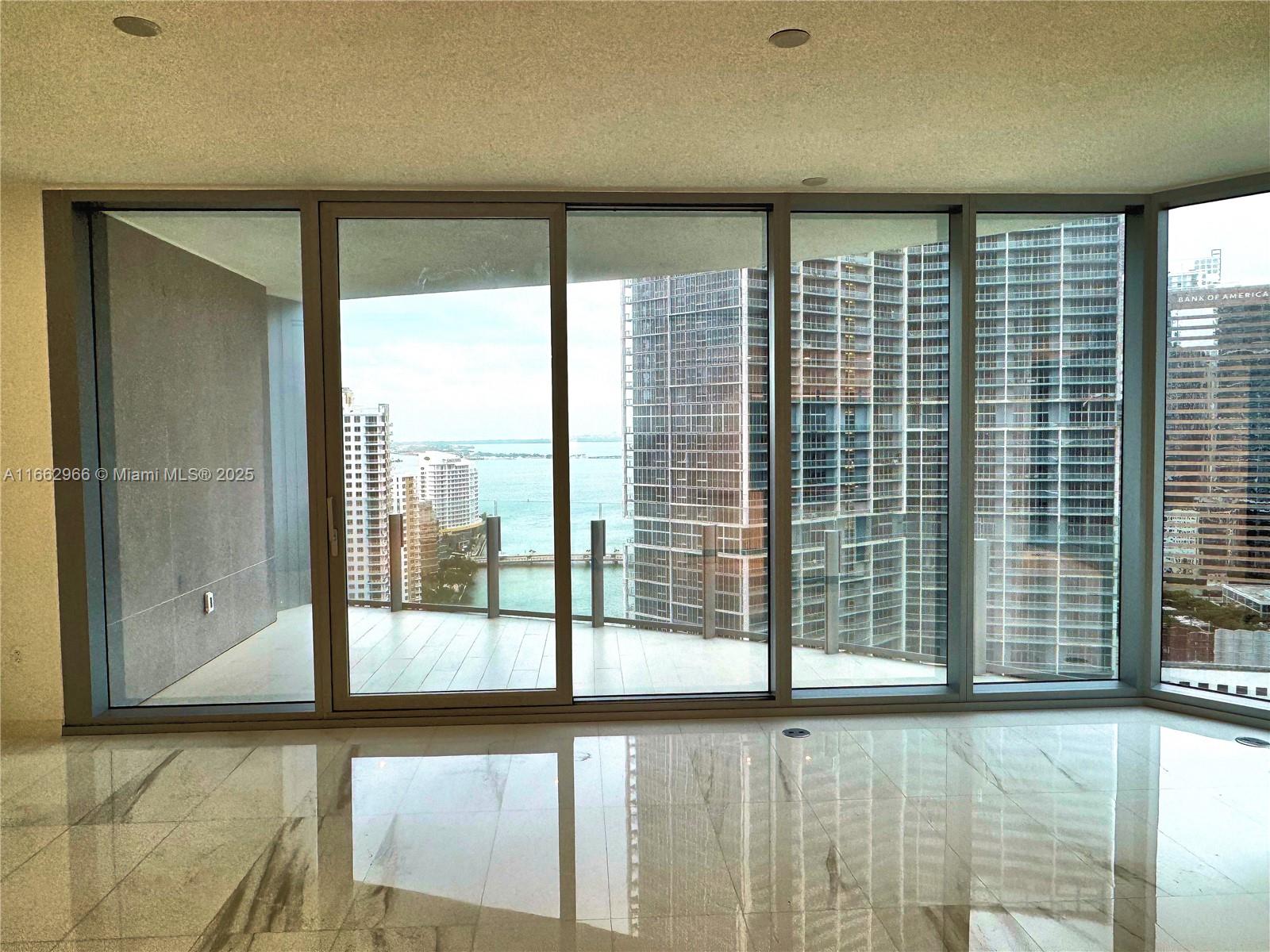 ASTON MARTIN RESIDENCES - Residential